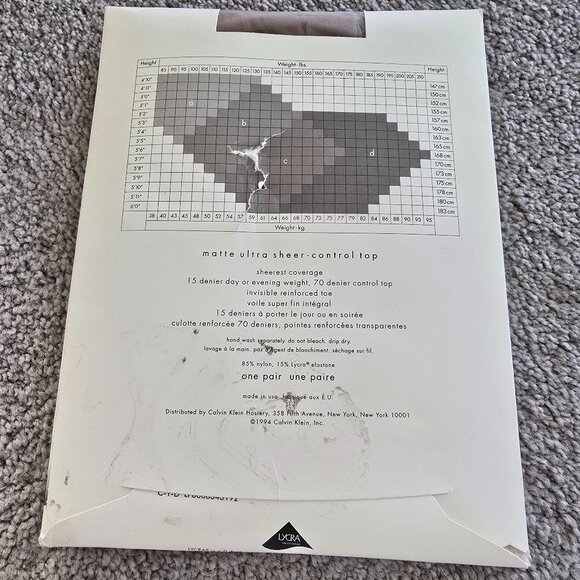 Calvin Klein Matte Sheer Control Top - Picture 2 of 2